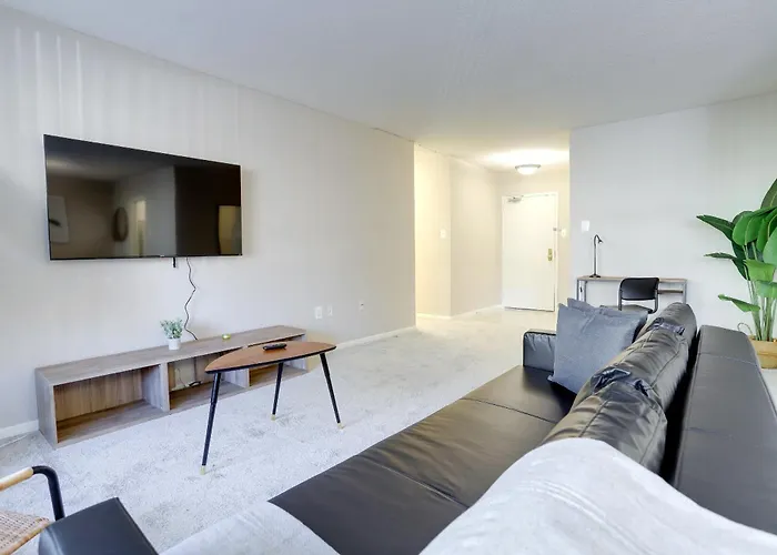 Crystal City - Fantastic 2Br Aprtment With Gym