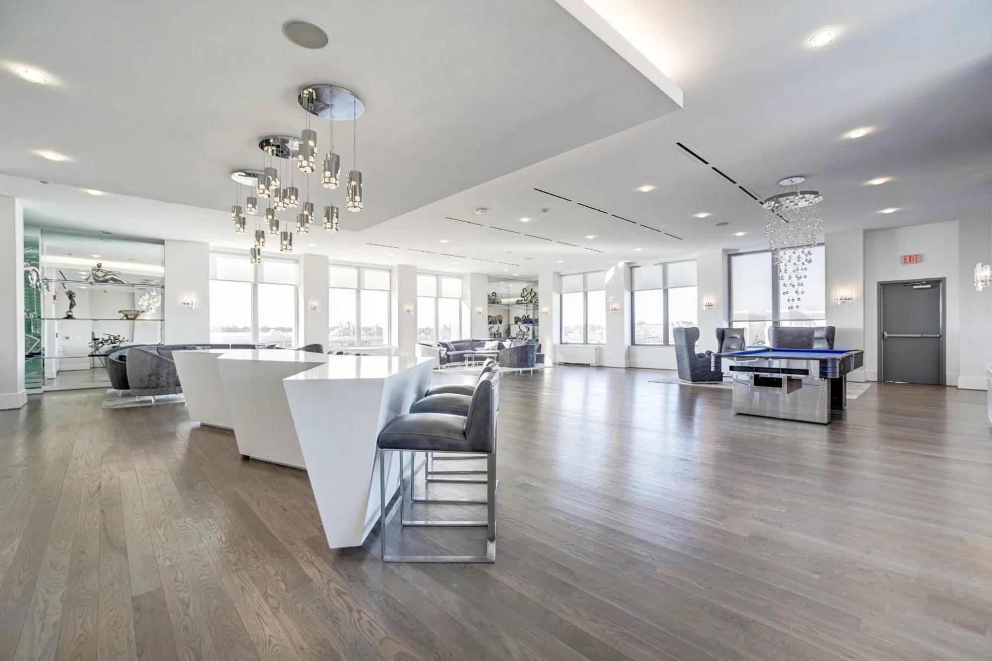 Crystal - Fantastic 2br Aprtment With Gym Apartment