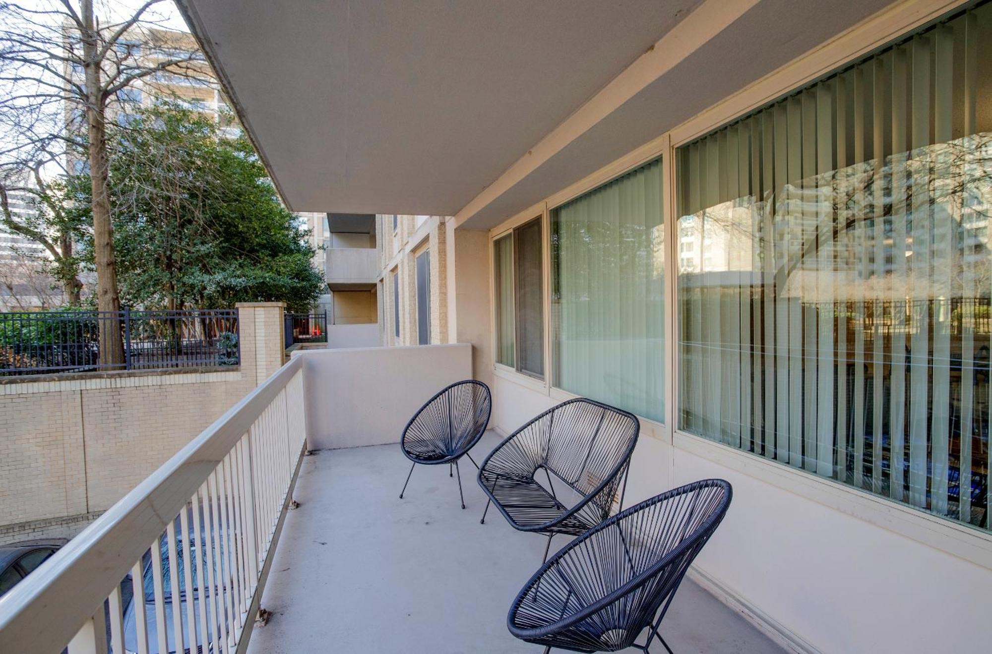 Crystal - Fantastic 2br Aprtment With Gym *